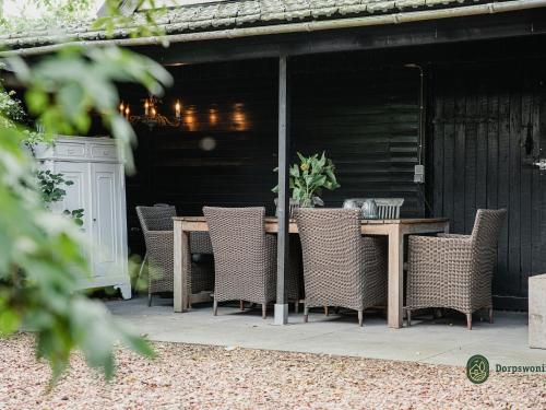 balkon/terras, Vibrant Farmhouse near Forest in Heeze-Leende in Leenderstrijp