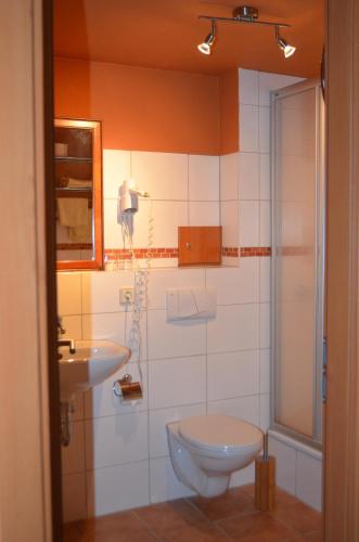 2 bedrooms, 4 beds