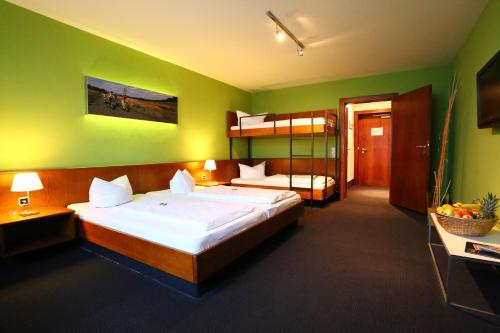 1 queen bed, 1 bunk bed, 1 sofa bed