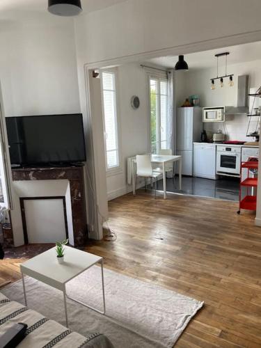 Bel Appartement lumineux à 2 min du RER B - Location saisonnière - La Courneuve