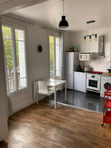 Bel Appartement lumineux à 2 min du RER B