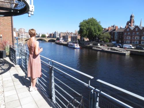 3 Emperors Wharf with Stunning River Views - Apartment - York