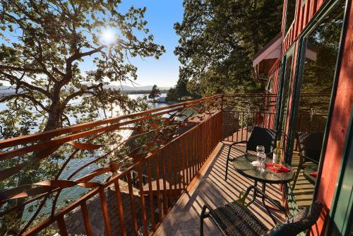 Salishan Tree House Suite