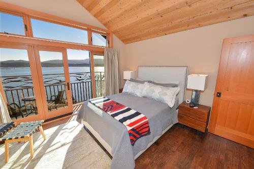 Salishan Tree House Suite