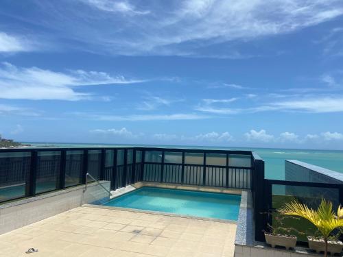 Apart na Pajuçara em frente as piscinas naturais