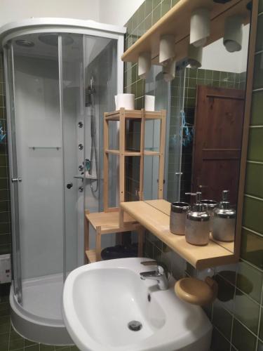  Casa Gabriele con fantastica cabina doccia idromassaggio in Sestola