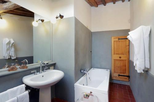 4 bedrooms, 7 beds