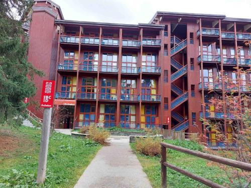 Appartement 5 personnes proche pistes a Arc 1800, village de Charmettoger - FR-1-411-209 in Charmettoger