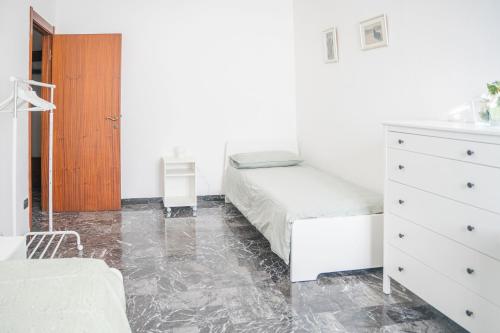 083 - Casa Grande con Attico condominiale vista mare, 500 metri dalla spiaggia, Chiavari (zdjęcie 4)