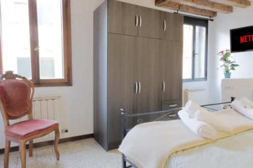 SANTA CROCE GUEST HOUSE Room Type - Double Room with Shared Bathroom
