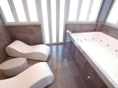 Hotel XBusiness Room Type - Suite
