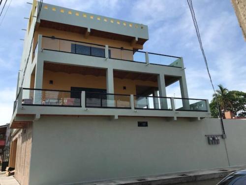 Ocean Views, Modern 2-bedroom Apartment with Pool in Penita de Jaltemba