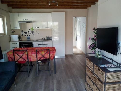 Single storey 40m² bordering pine forest and spa - Apartment - Noves