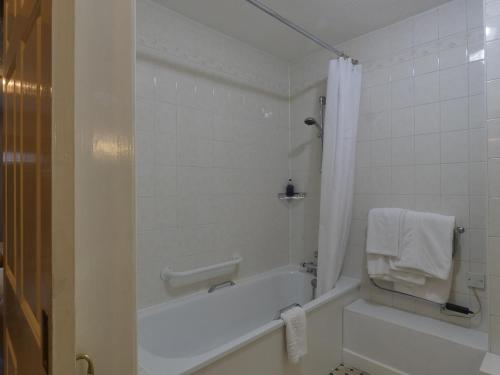 Brook Marston Farm Hotel - image 7