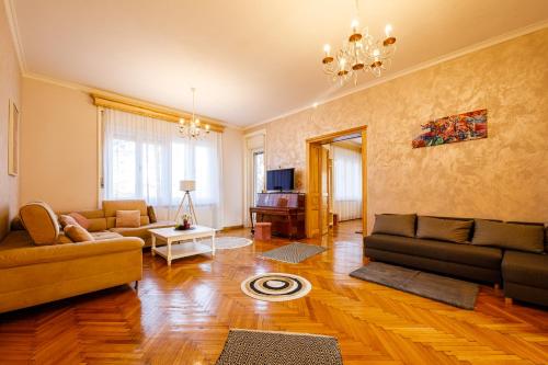 ティミショアラ Old town Boheme Apartment 4つ星 シングルルーム スイート