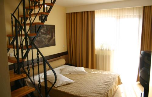 Duplex Quadruple Room image 3