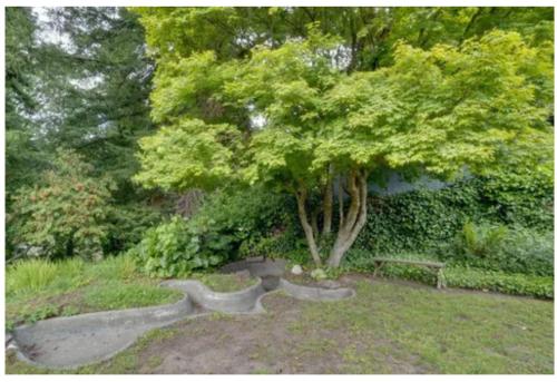 Redwood home on the Majestic Eel River (Pet friendly)