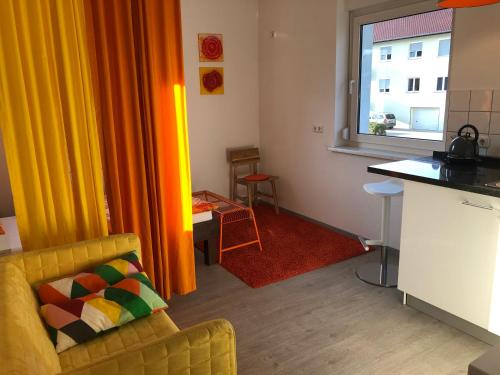 Altstadt Nähe 7 Min Fußweg über Alte Maibrücke zu Pension mit Balkon & Garten, ideal for long stay, relocation Altstadt Nähe 7 Min Fußweg über Alte Maibrücke zu Pension mit Balkon & Garten, ideal for long stay, relocation