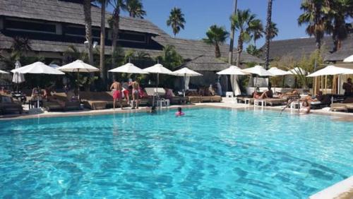 Mar Azul ApartHotel - image 5