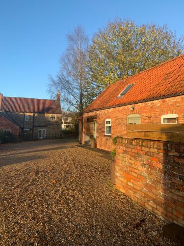 The Bolthole barn with wood-fired hot tub