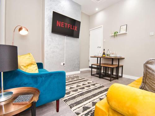 *Sleeps 9* Modern, 4 Bed House, Birmingham gîte à louer The Hawthorns Station