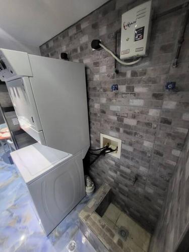 One-Bedroom Apartment image 9