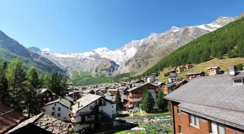 Adora in Saas-Fee, Schweiz