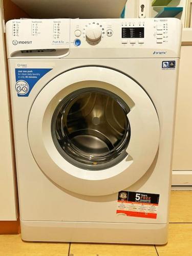Budget Flat in the Center - image 13