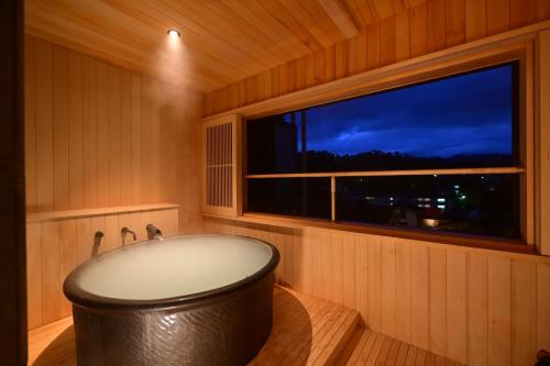 Japanese and Western styles room with private hot spring room