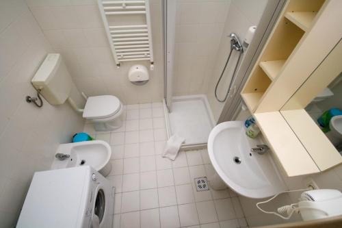 Studio Apartment image 3