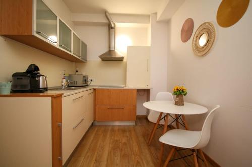 Studio Apartment image 9