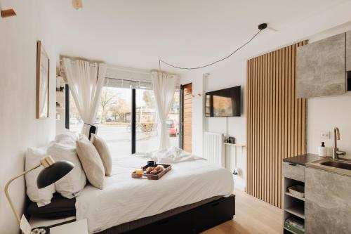  Luxurious Private Studio Amsterdam Zuid, Pension in Amsterdam