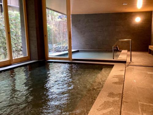 Hot spring bath, URAKUSATSU TOU in Kusatsu