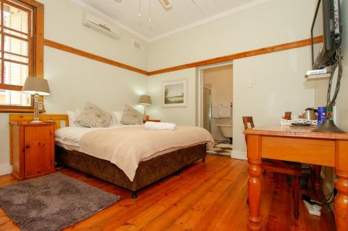 Coweys Corner Room Type - Twin Room