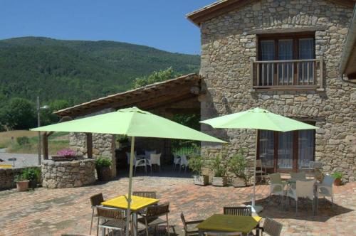 Buitenkant, Hostal de la Rovira in Montagut i Oix