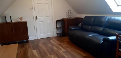 1 Bed Flat - Sleeps 4 - Garden - Parking - Wifi, Inverness (foto 4)