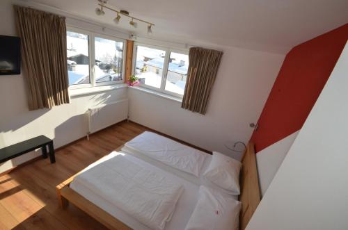 Guestroom, Hotel Traube in Zell Am See