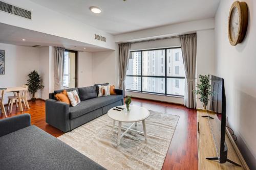 Cozy 2 BD in Bahar JBR 24 floor, Dubai
