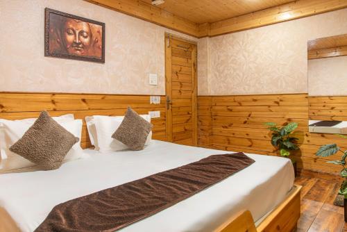Guestroom, The Kufri Uphills in Shimla
