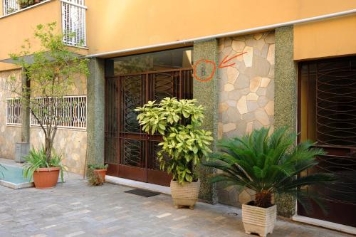 Honey Rooms - image 10