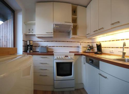 Wohnung direkt am Tegernsee mit XL-Terrasse in 特格爾恩湖畔格蒙德