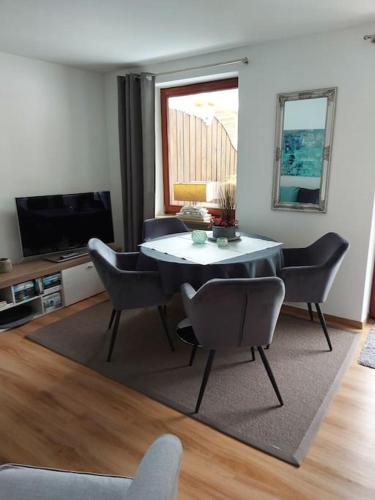 Wohnung direkt am Tegernsee mit XL-Terrasse in 特格爾恩湖畔格蒙德