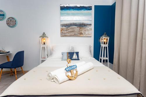 Le petit marin des salines à 0 metre de la plage (Le petit marin des salines a 0 metre de la plage) in เรอมีร์-มงโฌลี