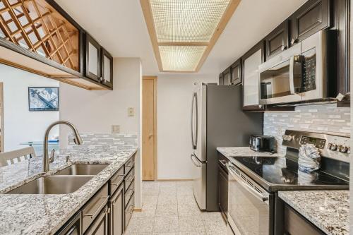 Lake Forest 304F Condo in Frisco, USA