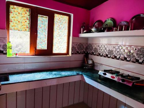 Kjøkken, Namaste Homestay in Almora