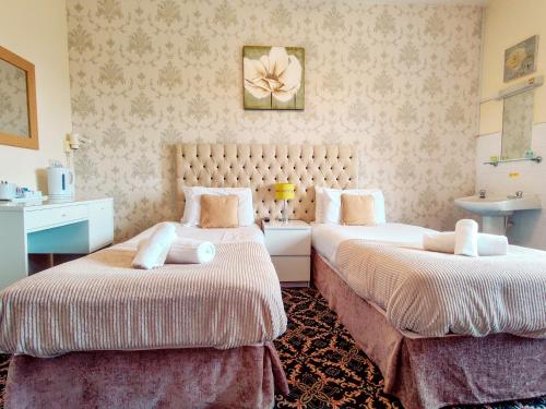 OYO Wentworth House Hotel - image 5