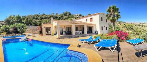'Finca Marco' villa with large pool and jacuzzi