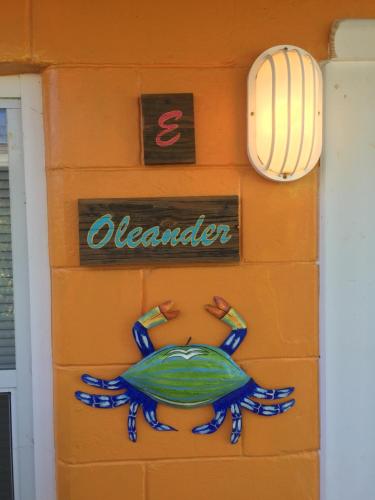 Oleander Cottage- in the Heart of Flagler Beach and steps to the Beach!