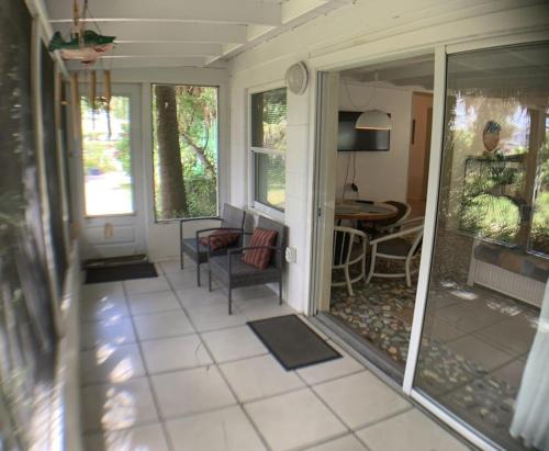 Oleander Cottage- in the Heart of Flagler Beach and steps to the Beach!