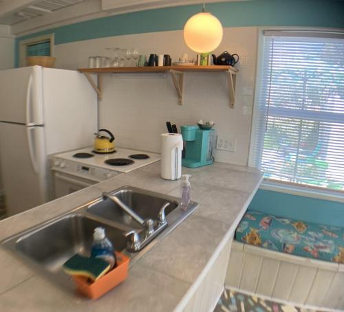 Oleander Cottage- in the Heart of Flagler Beach and steps to the Beach!